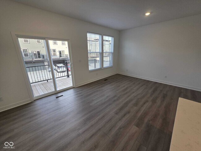 Foto del edificio - 4875 Gilet Dr