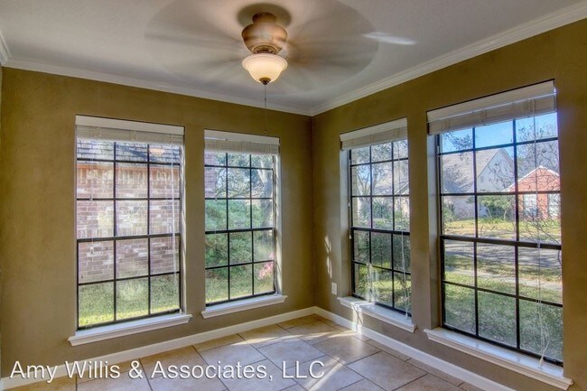 Building Photo - 4 br, 2.5 bath House - 7410 Bourget Dr