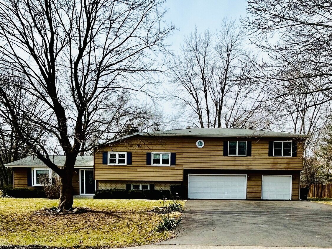 Primary Photo - 10S276 Alan Rd