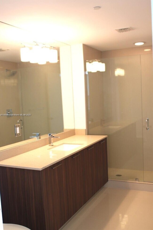 Foto del edificio - 5300 NW 85th Ave