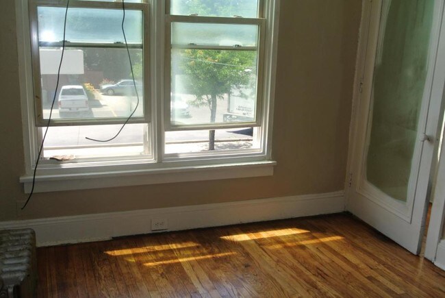 Foto del edificio - 16508 Detroit #11