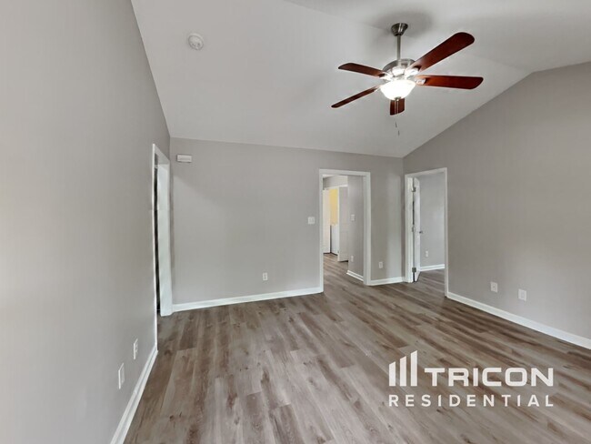 Foto del edificio - 5945 Presentation St