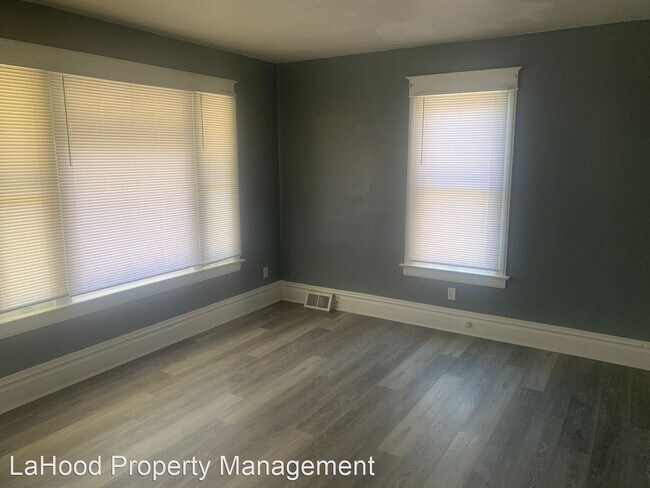 Foto del edificio - 3 br, 1 bath House - 315 E Maywood Ave