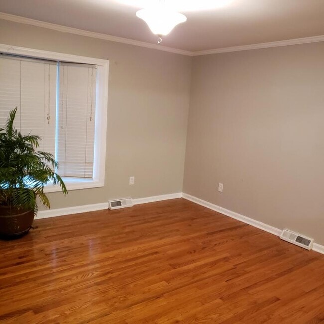 Building Photo - 209 Allendale Dr