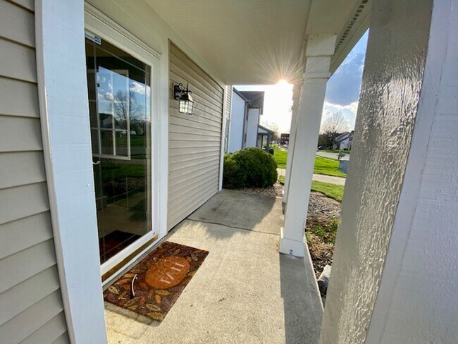 Foto del edificio - Beautiful 4 bedroom, 2.5 bath in Lawrence!