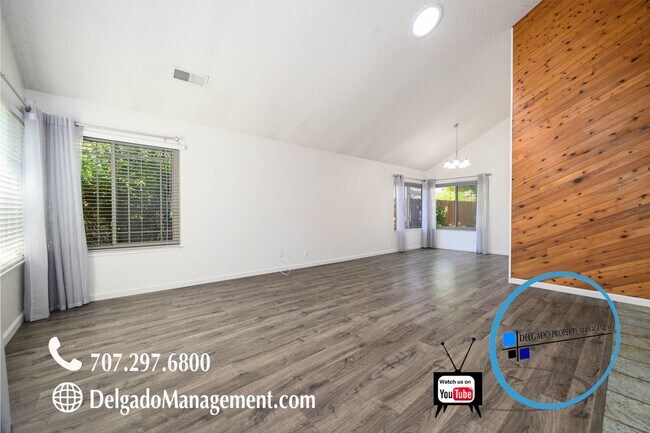 Foto del edificio - 332 Robles Way