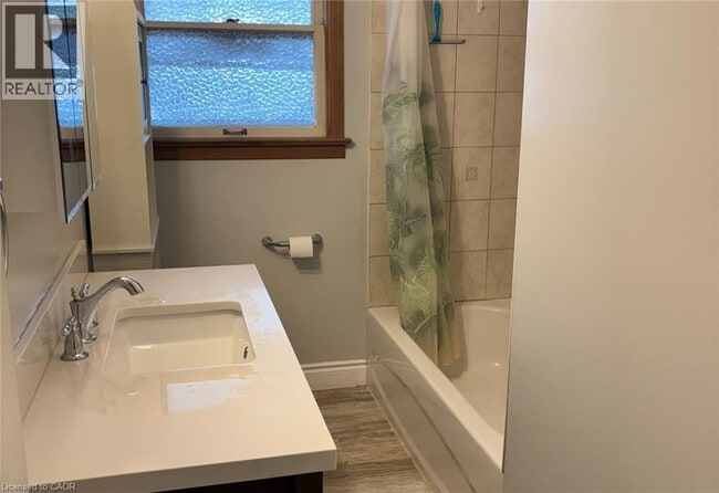 Building Photo - 140 Byron Ave