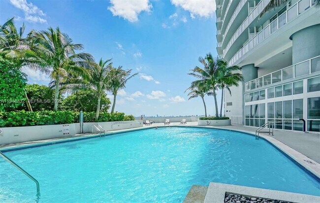 Foto del edificio - 1900 N Bayshore Dr