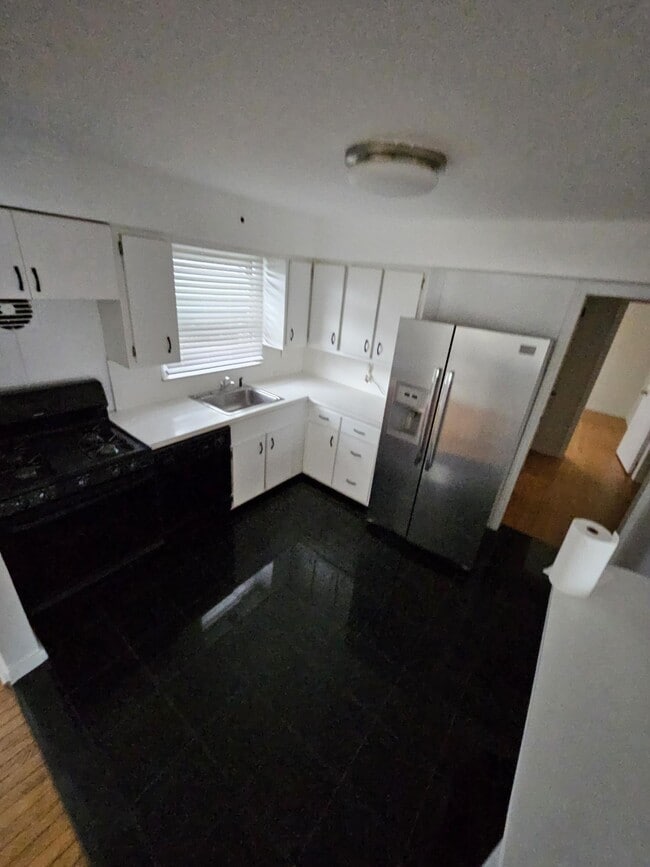 Kitchen - 128 E Maple St