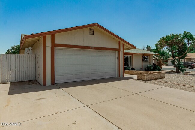 Building Photo - 15201 N 51st Ln