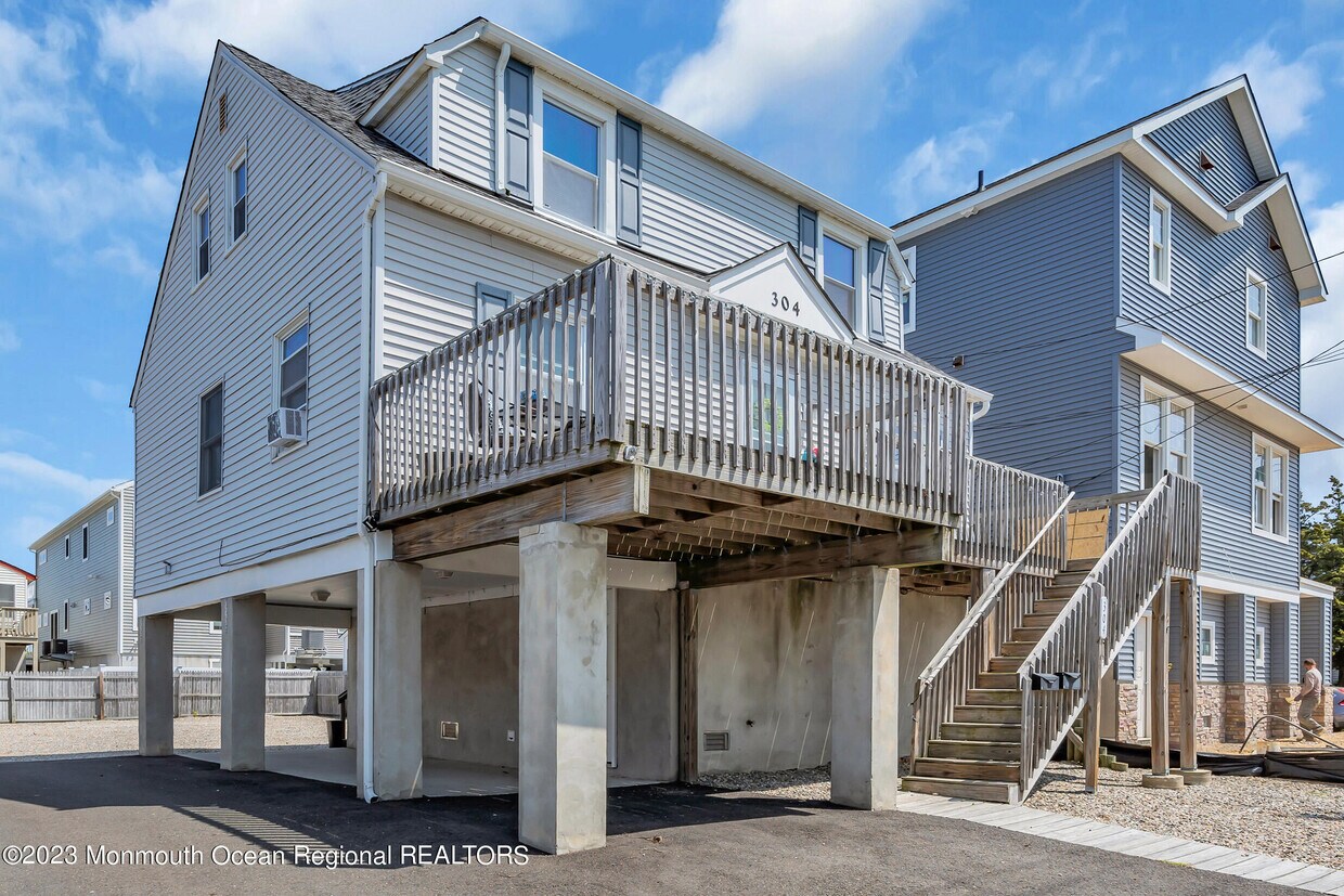Primary Photo - 304 Sampson Ave