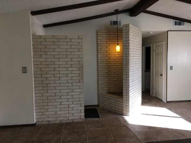 Building Photo - 7510 Littlewood St