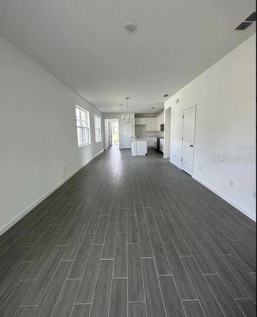 Foto del edificio - Charming 4-Bed Oasis with 2 Baths in Clerm...