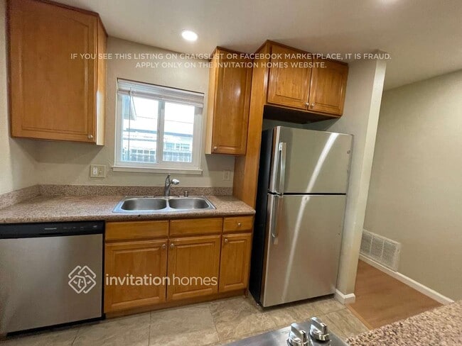 Foto del edificio - 1658 Ashwood Dr