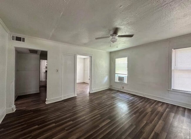 Foto del edificio - Cozy 3 bedroom house