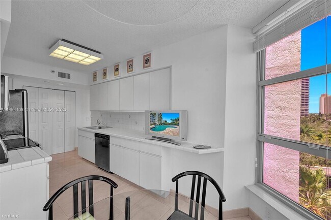 Foto del edificio - 3 br, 3 bath House - 3500 Mystic Pointe Dr...
