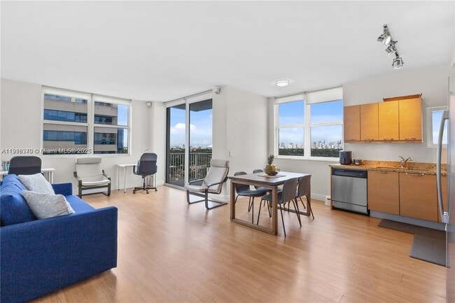 Foto del edificio - 3180 SW 22nd Terrace