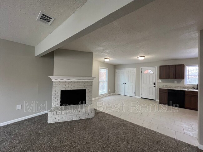 Foto del edificio - 6330 Kirby Downs Dr