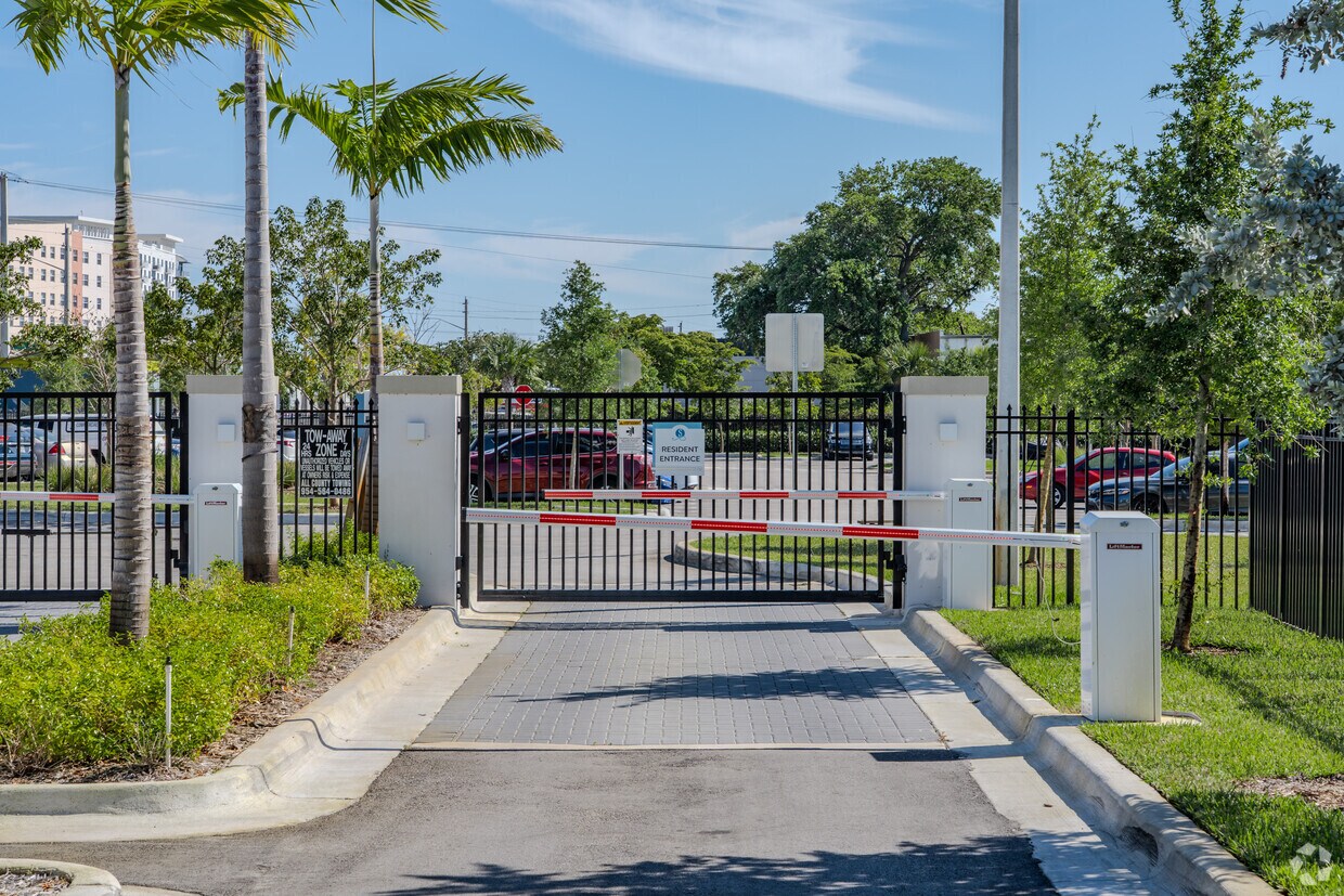 100 NW 8th St, Pompano Beach, FL 33060 - Sonata Apartments