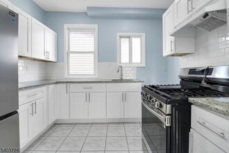 Building Photo - 144 Montgomery Ave