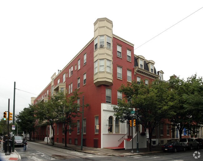 Building Photo - Colonial Apartments