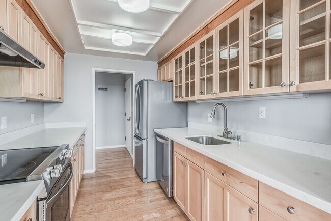 Building Photo - Luxury 1 bed 1 bath Downtown Seattle!