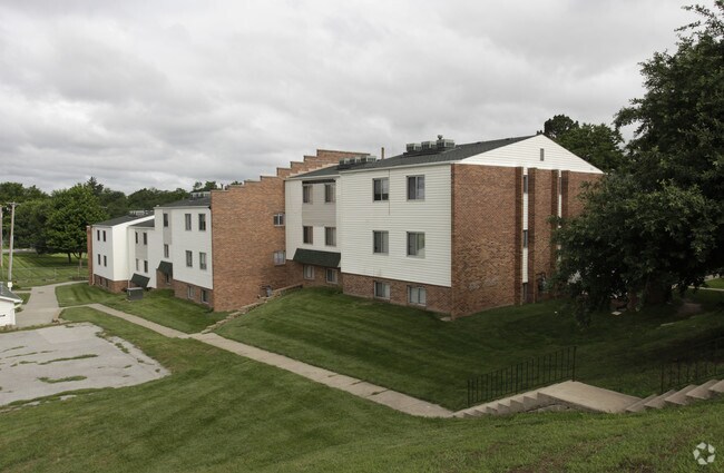 St. James Manor Apartments Rentals Omaha, NE