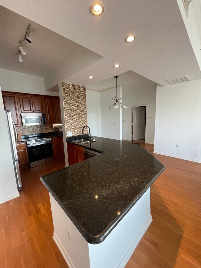 Foto del edificio - 3225 Turtle Creek Blvd