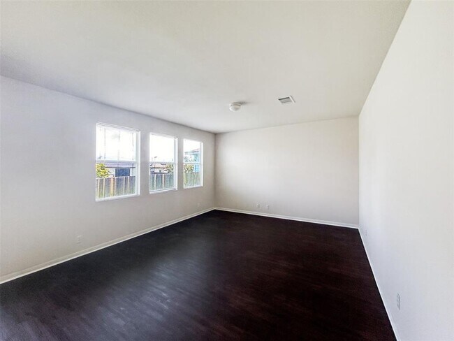 Foto del edificio - 4712 Lake Champlain Ln