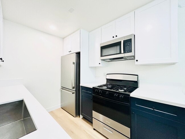 Building Photo - cas127