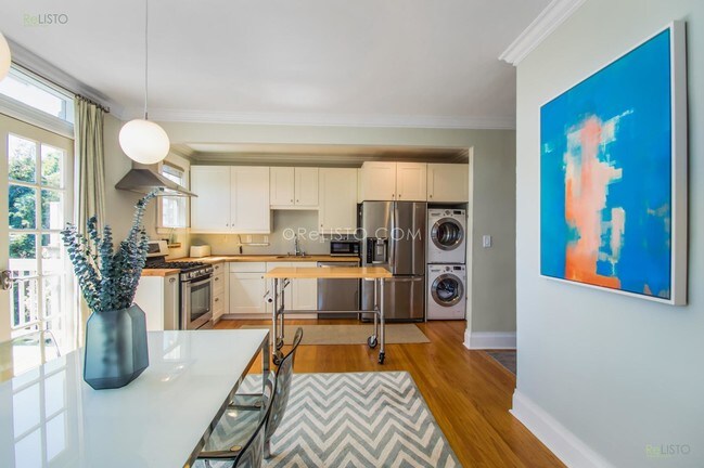 Building Photo - 568 Vermont St