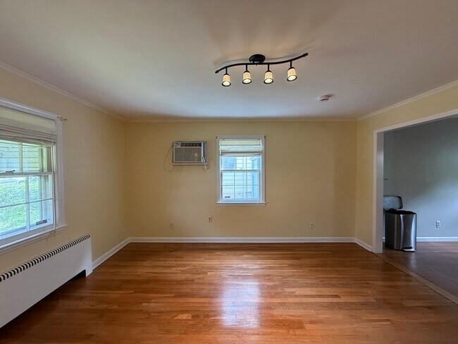 Foto del edificio - 1655 Edward Ter