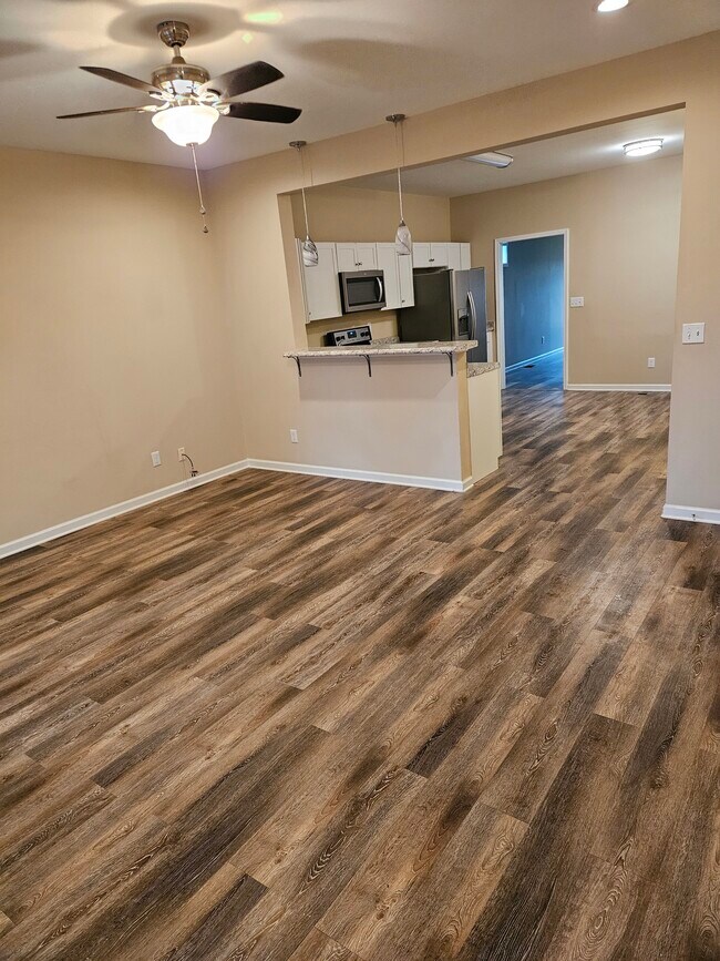 Building Photo - 1911 9th Ave N