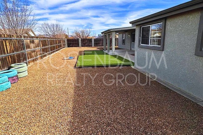 Building Photo - Gorgeous 3-bedrooms, 2-baths hilltop home with mountain views in Prescott Valley!