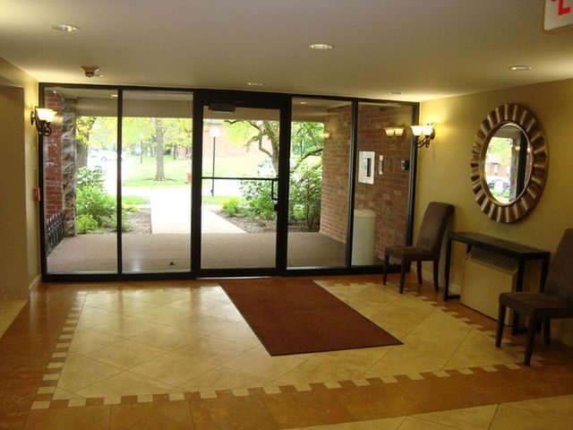 Foto principal - 924 Ridge Square