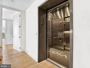 Building Photo - 45 Sutton Square SW