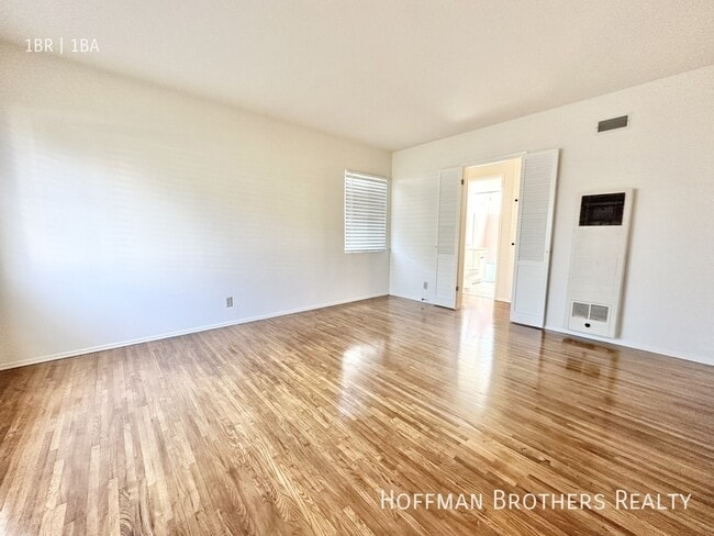 Foto del edificio - 5619 W Jefferson Blvd