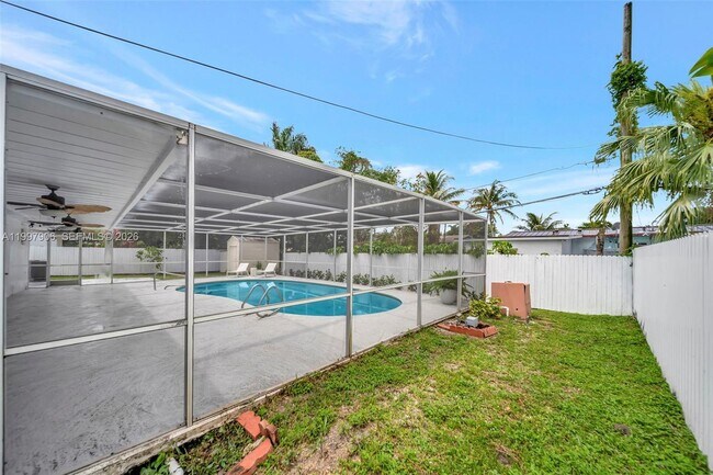 Building Photo - Northeast 7th Avenue, Miami, FL 33161 - 3 BR 2 BA single-family home