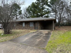 Building Photo - 3505 Elm St