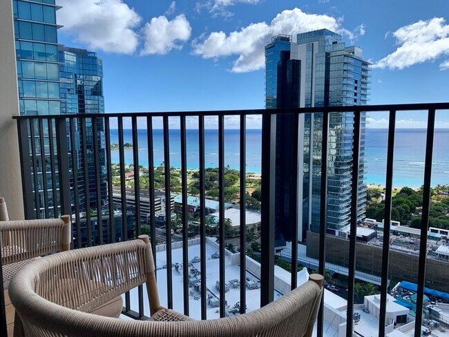Foto del edificio - A'ali'i: 2 Bed, 2 Bath Condo w/ 2 Parking - Fully Furnished, Brand New Kakaako
