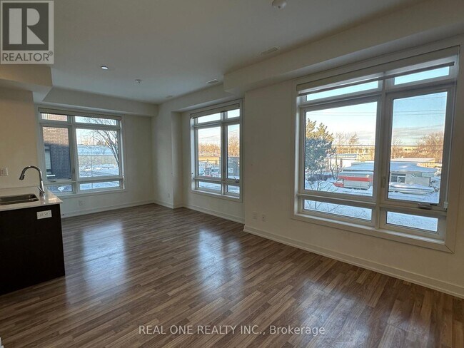 Photo du bâtiment - 370 Red Maple Rd