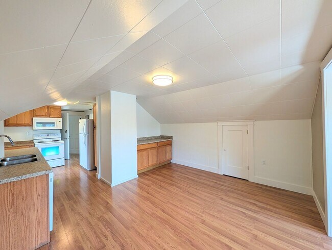 Foto del edificio - 2Bd/1Ba Everett Condo