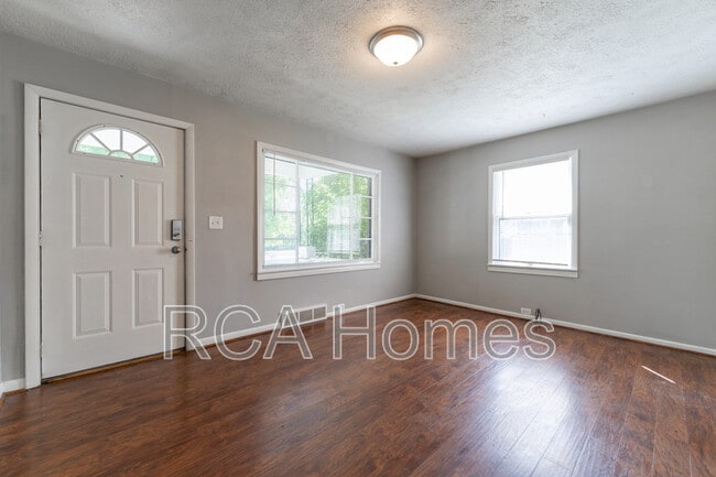 Photo - 724 E Pleasant Run Parkway North Dr House