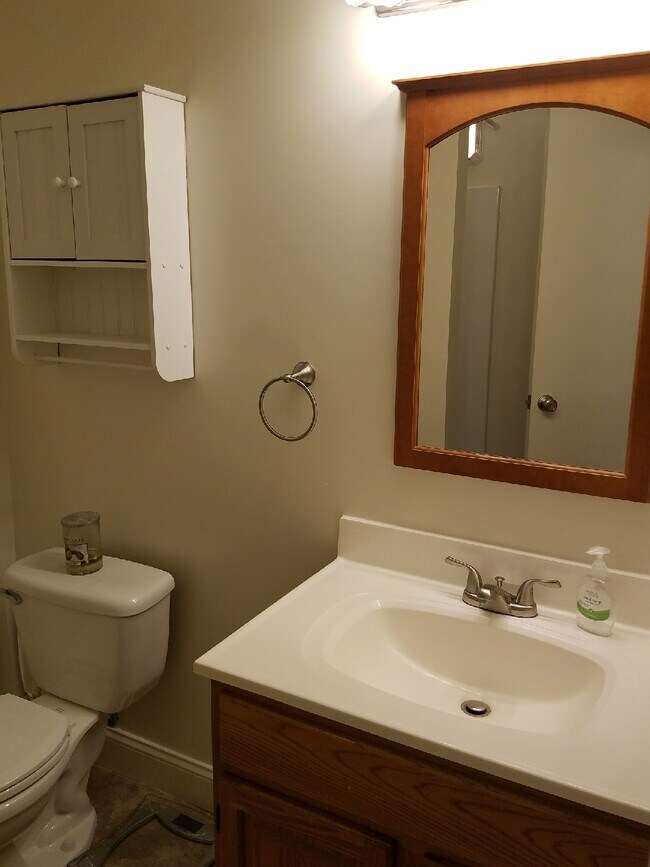baño - 318 East Patrick Street