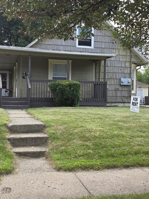 Foto principal - 1028 Lansing Ave