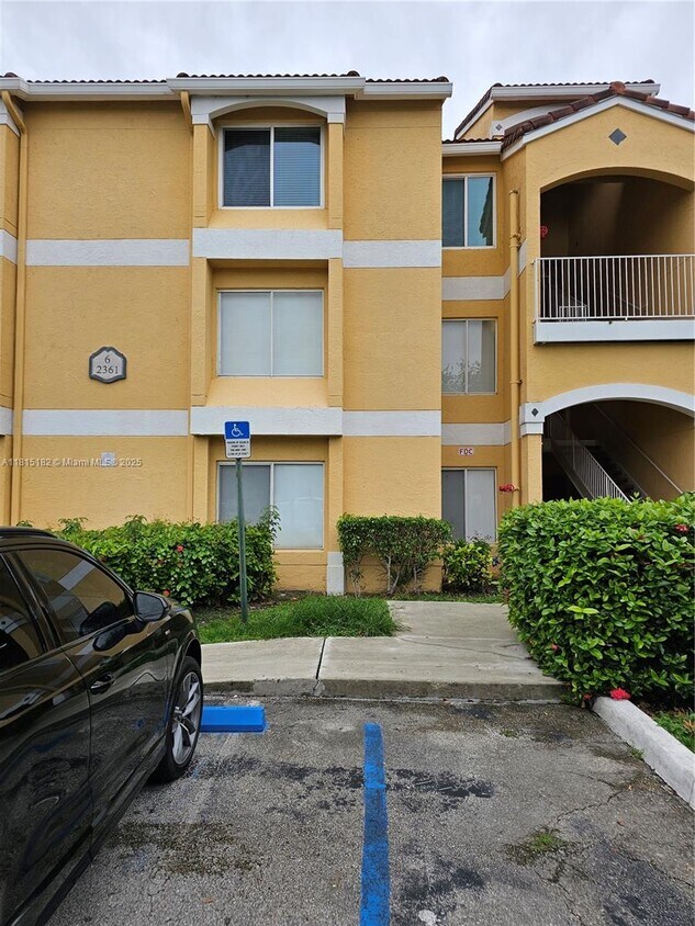 Foto principal - 2361 NW 33rd St