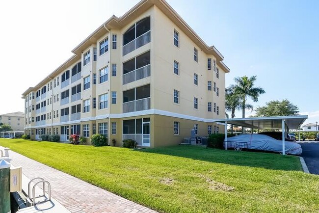 Building Photo - SPACIOUS 2/2 CONDO IN ISLAND COVE!!!