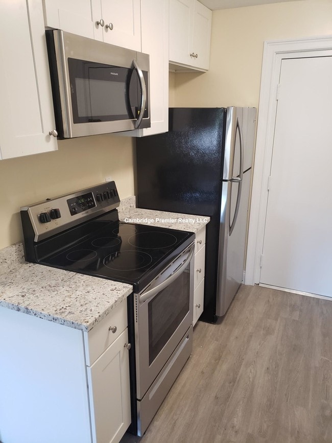 Building Photo - 21 Greenwood St