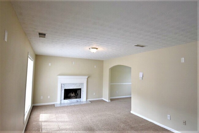 Building Photo - 1847 Summit Creek Way