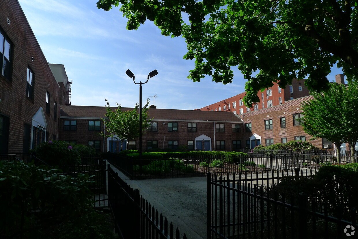 Building Photo - 14-09 Gateway Blvd